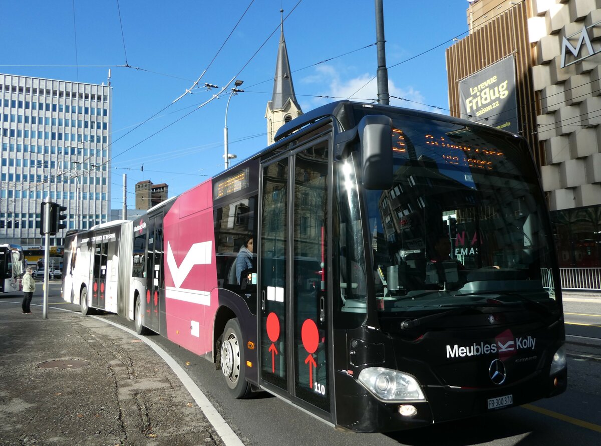 (242'366) - TPF Fribourg - Nr. 110/FR 300'370 - Mercedes am 10. November 2022 in Fribourg, Rue Pierre-Kaelin