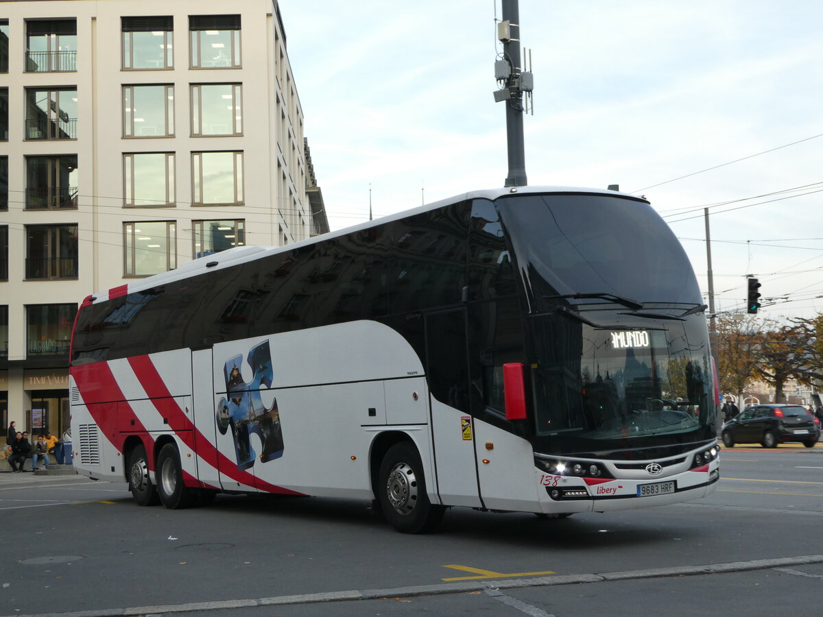 (242'452) - Aus Spanien: Europamundo, Madrid - Nr. 138/9683 HRF - Volvo/Beulas am 11. November 2022 in Luzern, Schwanenplatz