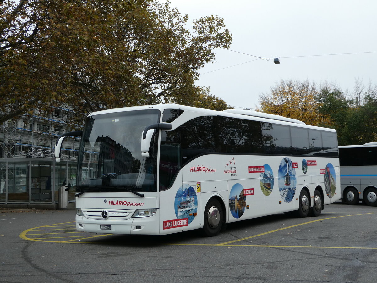 (242'549) - Hilrio, Schtz - LU 254'806 - Mercedes am 12. November 2022 in Zrich, Sihlquai