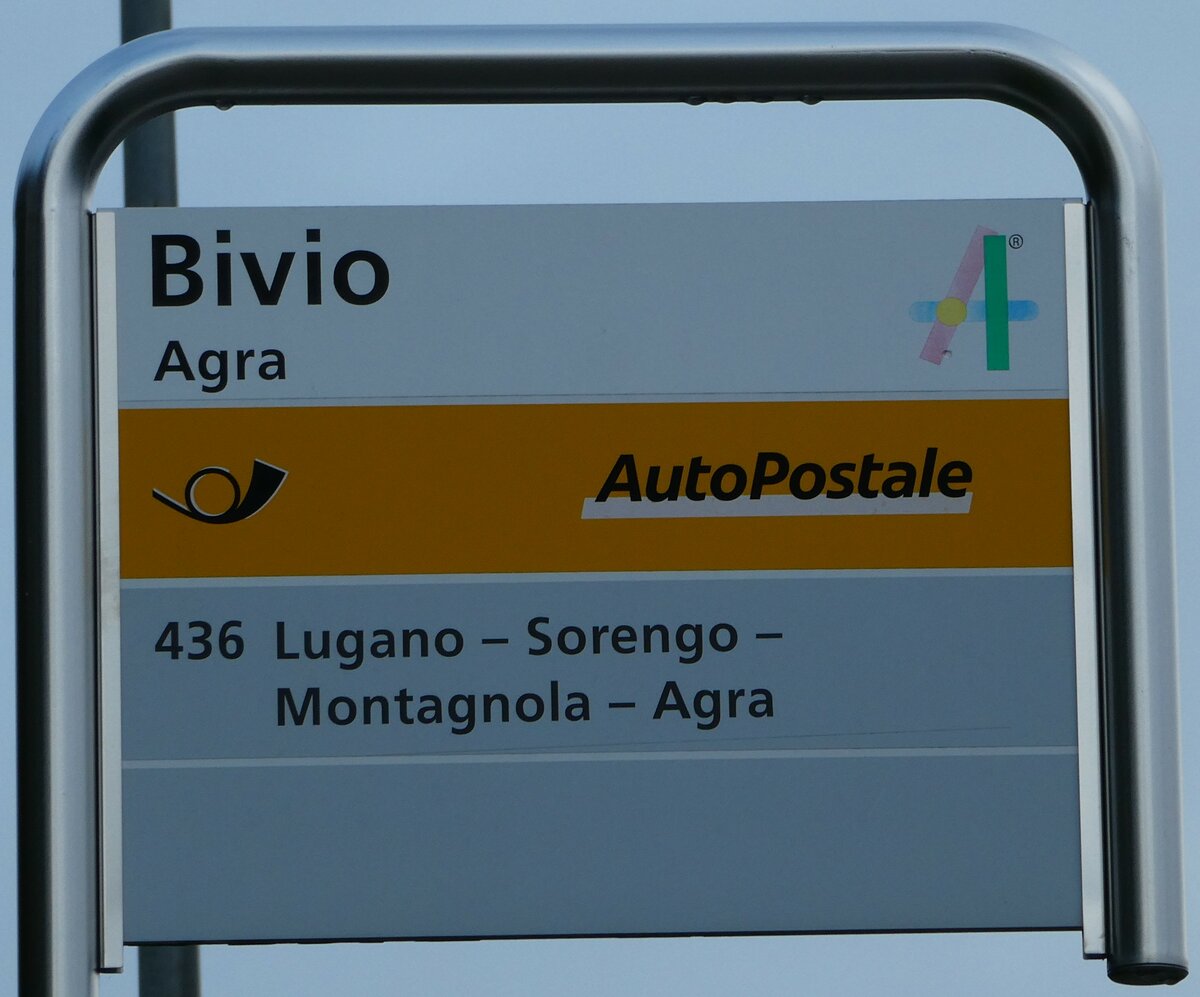 (242'759) - PostAuto-Haltestellenschild - Agra, Bivio - am 16. November 2022