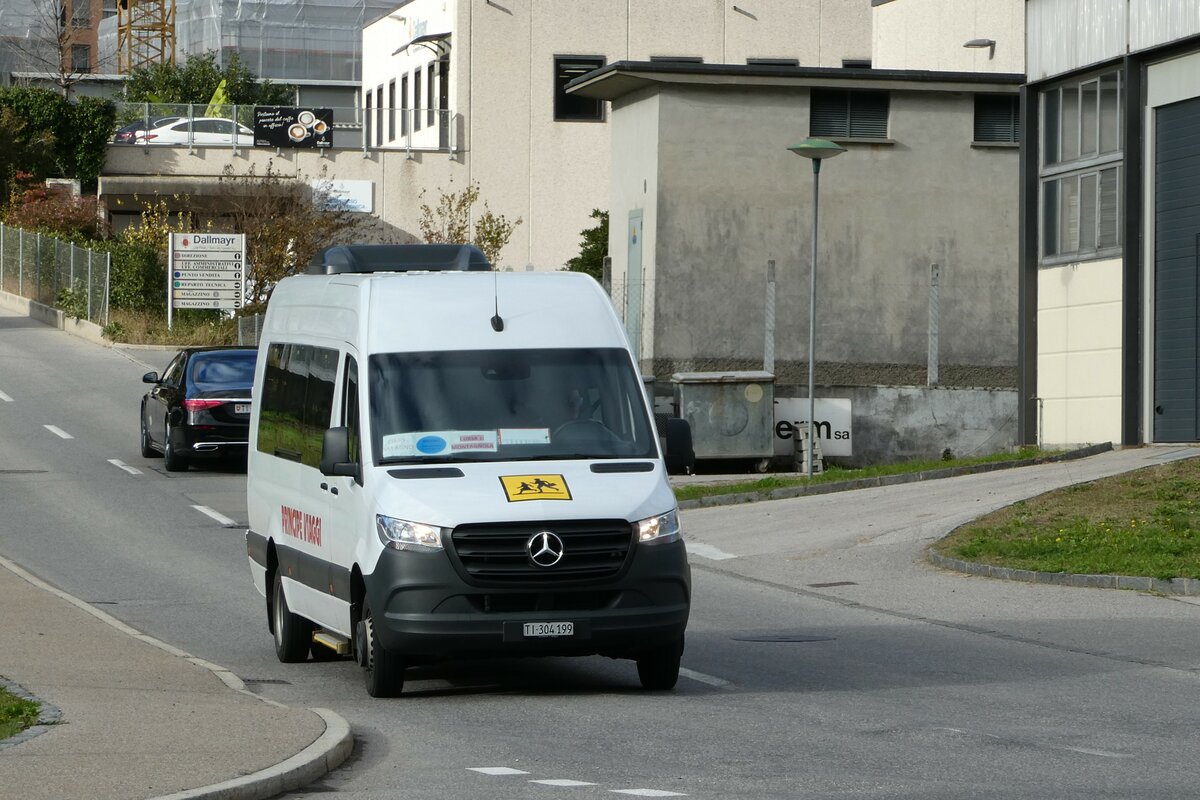 (242'920) - Principe Viaggi, Lugano - TI 304'199 - Mercedes am 17. November 2022 in Barbengo, Via dei Balconi