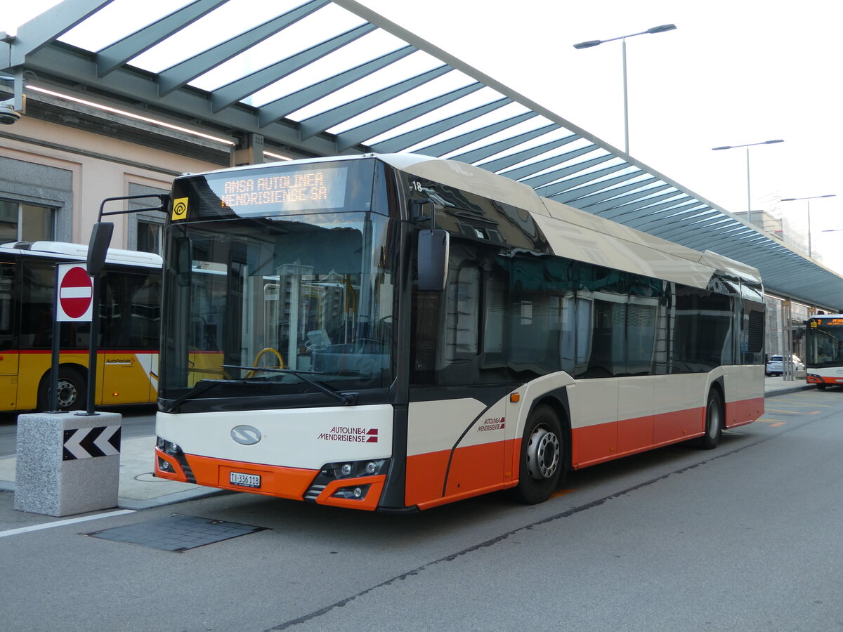 (242'946) - AMSA Chiasso - Nr. 18/TI 336'118 - Solaris am 17. November 2022 beim Bahnhof Chiasso