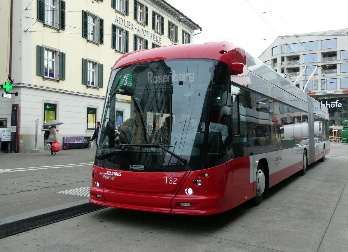 (243'279) - SW Winterthur - Nr. 132 - Hess/Hess Gelenktrolleybus am 29. November 2022 beim Hauptbahnhof Winterthur