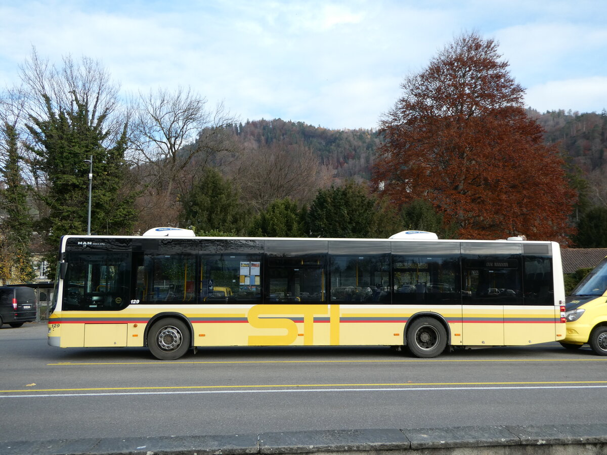 (243'353) - STI Thun - Nr. 129/BE 800'129 - MAN am 2. Dezember 2022 bei der Schifflndte Thun