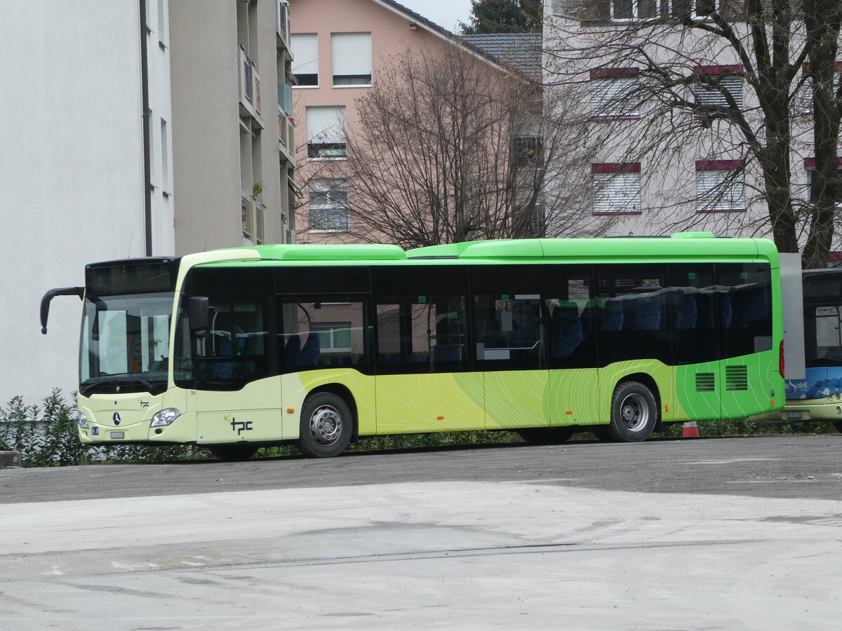 (243'428) - TPC Aigle - Nr. 35/VS 435'059 - Mercedes (ex Mller, D-Biblis) am 3. Dezember 2022 in Monthey, Garage