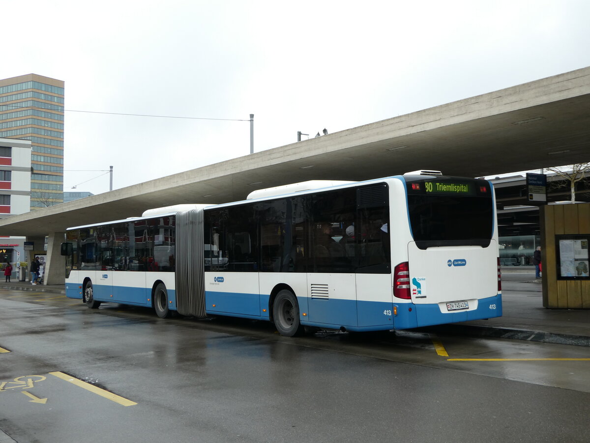 (243'503) - VBZ Zrich - Nr. 413/ZH 745'413 - Mercedes am 7. Dezember 2022 beim Bahnhof Zrich Oerlikon