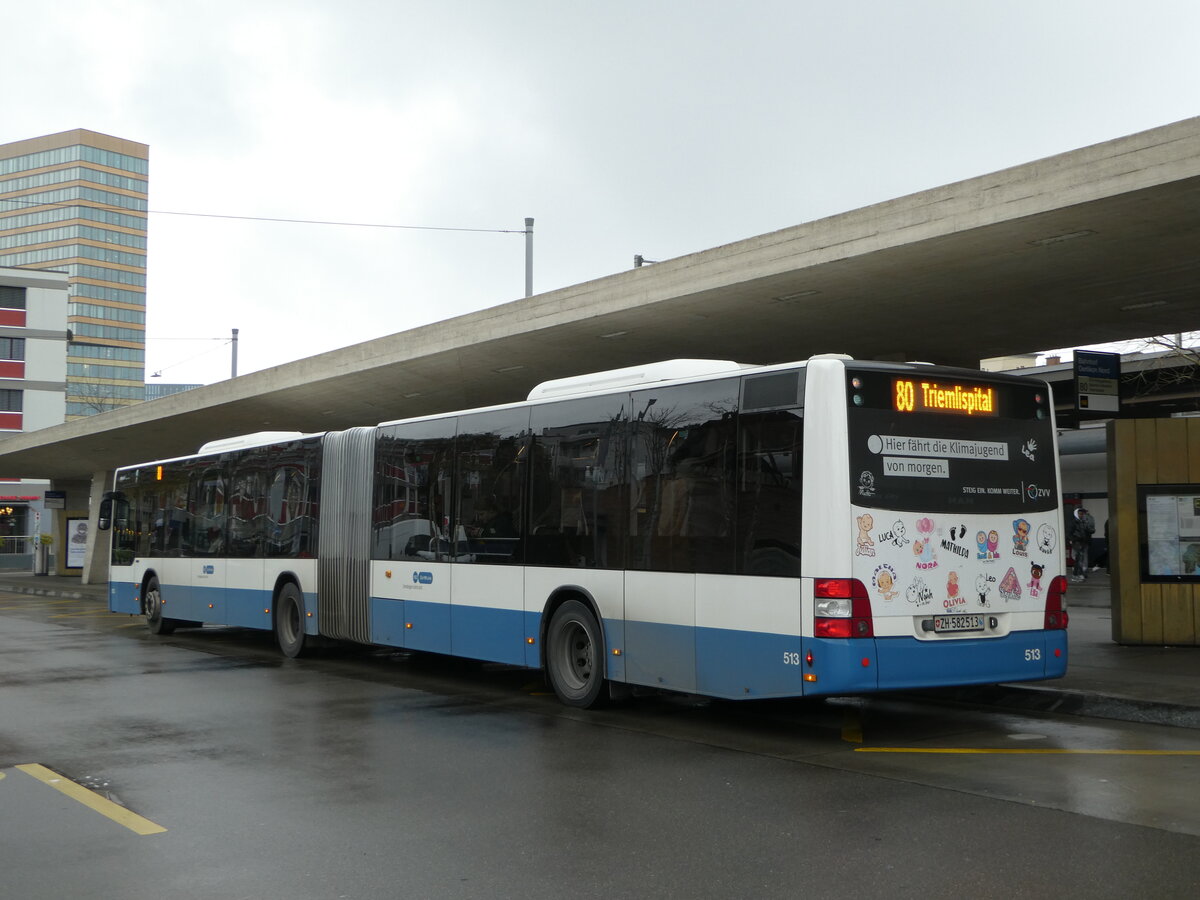 (243'508) - VBZ Zrich - Nr. 513/ZH 582'513 - MAN am 7. Dezember 2022 beim Bahnhof Zrich Oerlikon