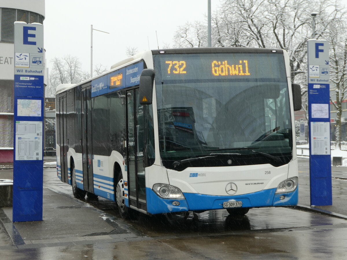 (243'943) - WilMobil, Wil - Nr. 258/SG 309'370 - Mercedes am 16. Dezember 2022 beim Bahnhof Wil