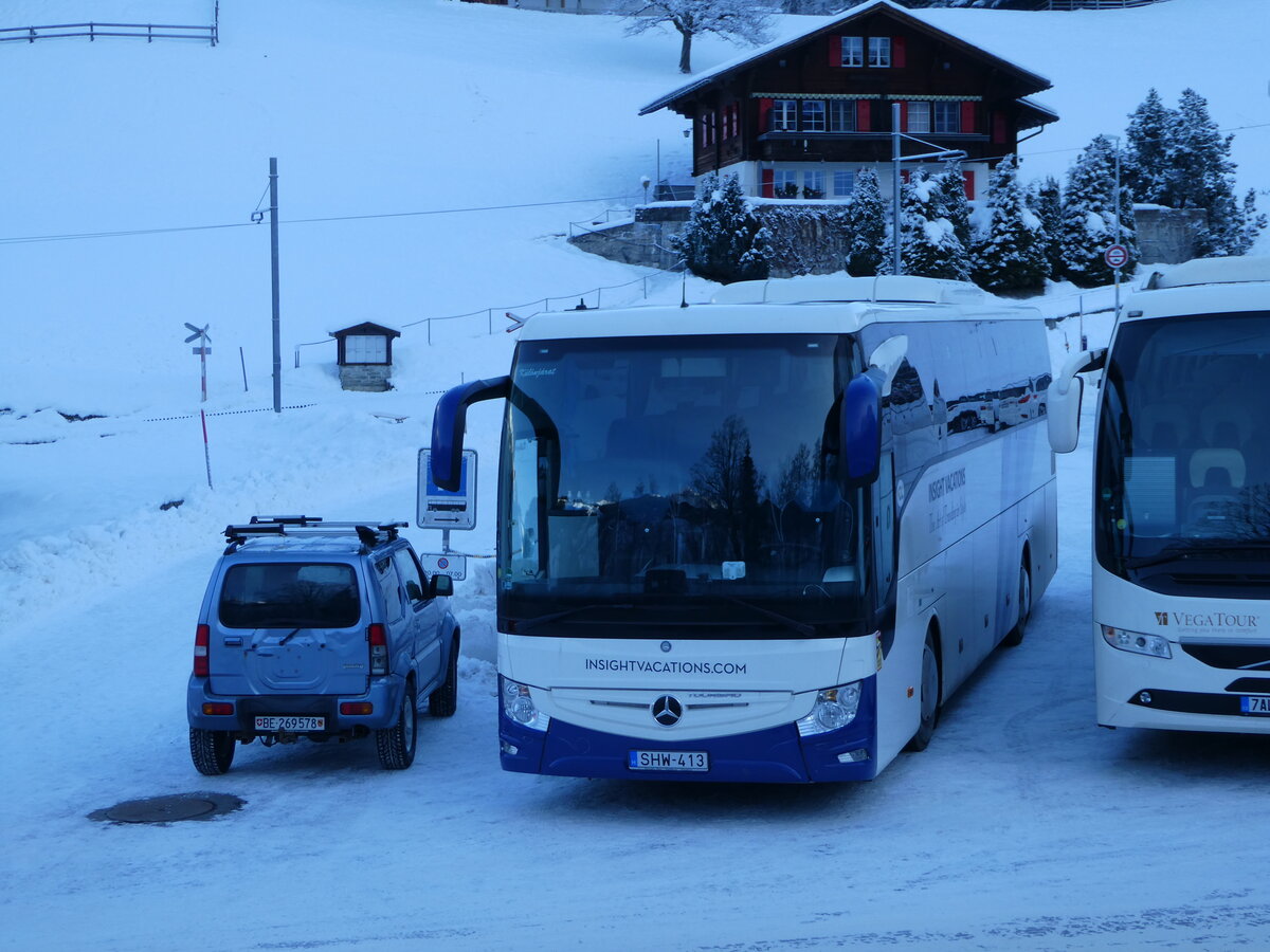 (244'000) - Aus Ungarn: HCC, Budapest - SHW-413 - Mercedes am 18. Dezember 2022 in Grindelwald, Grund