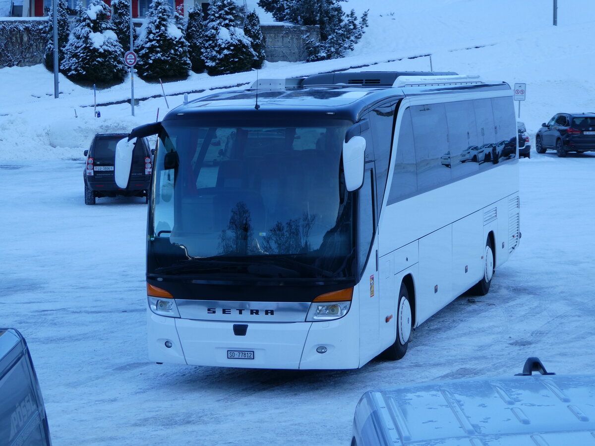 (244'003) - Zeltner, Neuendorf - SO 77'812 - Setra am 18. Dezember 2022 in Grindelwald, Grund