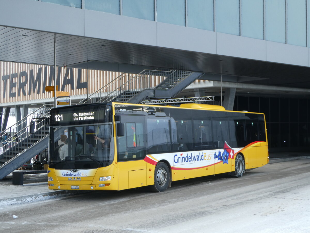 (244'012) - Grindelwaldbus, Grindelwald - Nr. 12/BE 356'085 - MAN am 18. Dezember 2022 in Grindelwald, Terminal