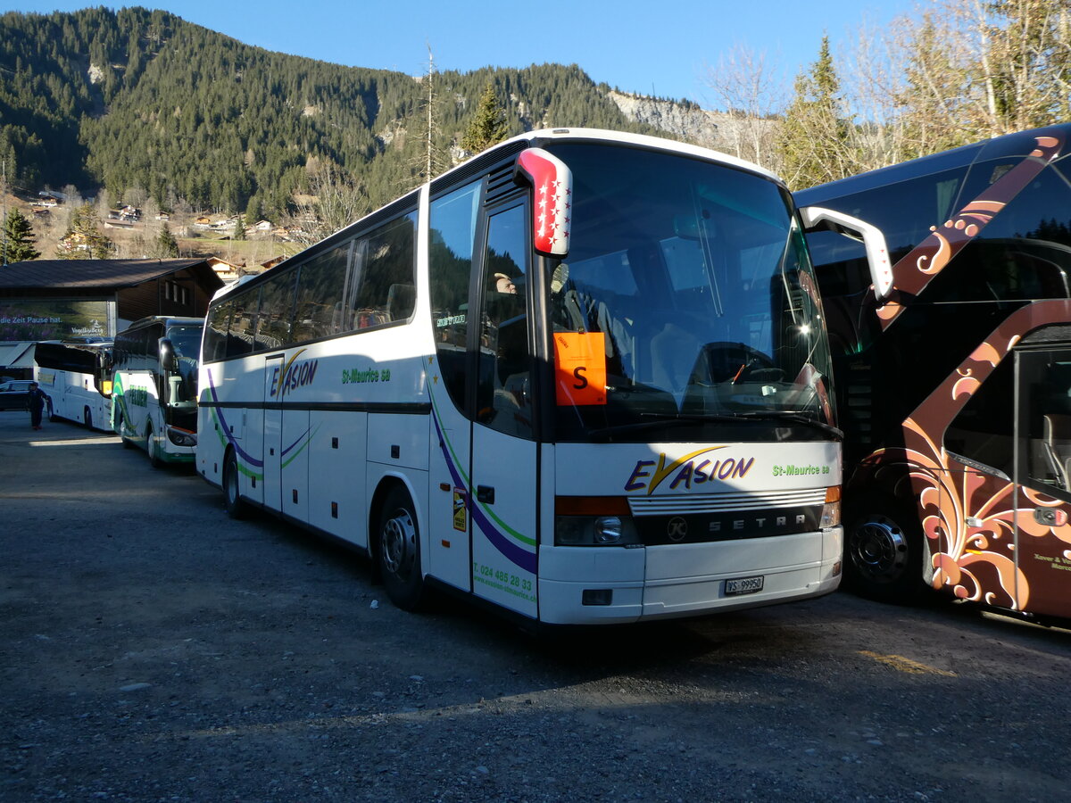 (244'724) - Evasion, St-Maurice - VS 99'950 - Setra am 7. Januar 2023 in Adelboden, ASB