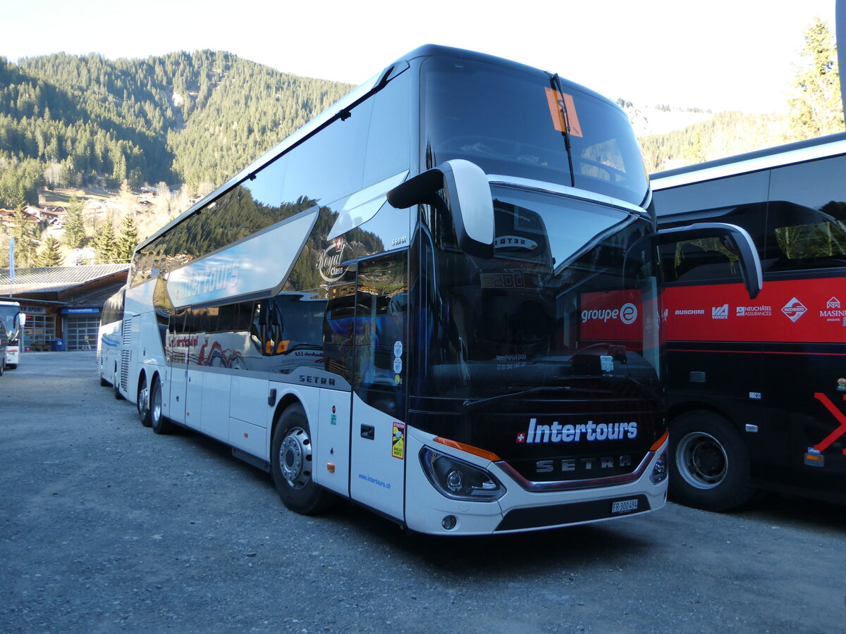 (244'738) - Intertours, Domdidier - FR 300'494 - Setra am 7. Januar 2023 in Adelboden ASB