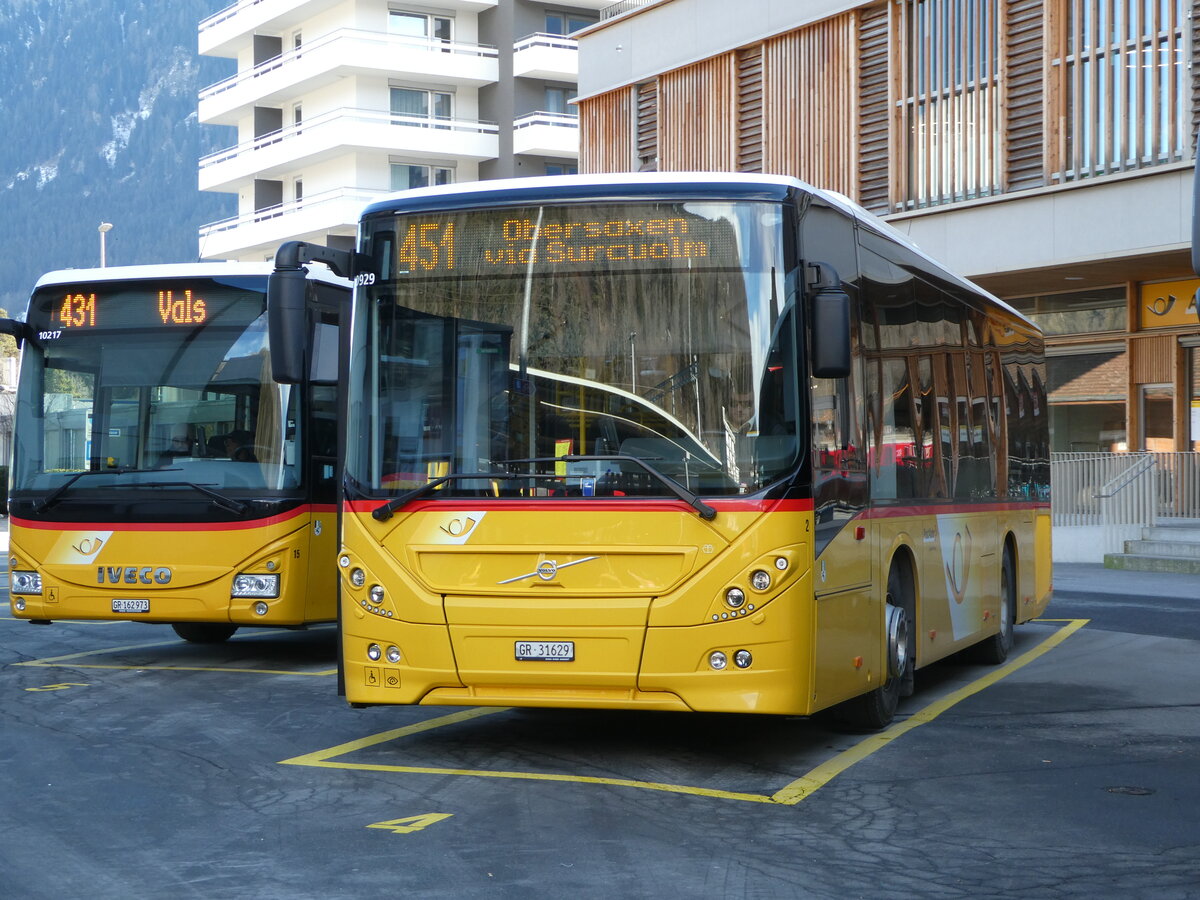 (245'127) - PostAuto Graubnden - Nr. 2/GR 31'629/PID 10'929 - Volvo (ex Fontana, Ilanz Nr. 2) am 18. Januar 2023 beim Bahnhof Ilanz