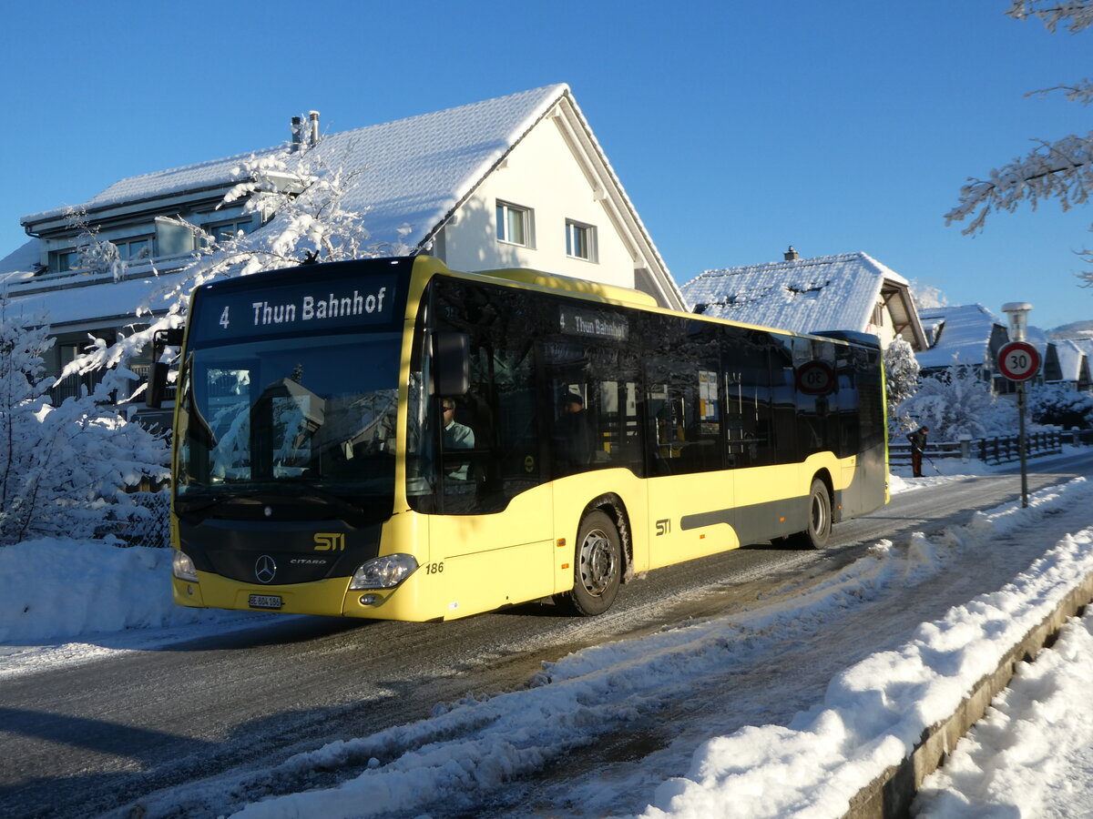 (245'188) - STI Thun - Nr. 186/BE 804'186 - Mercedes am 19. Januar 2023 in Thun-Lerchenfeld, Langestrasse