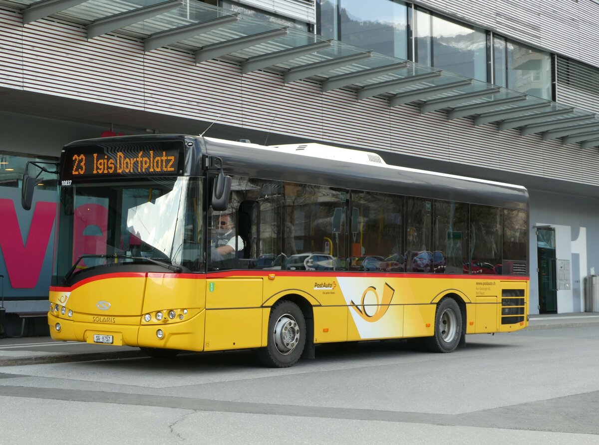 (246'519) - Gessinger, Bad Ragaz - SG 8757/PID 10'837 - Solaris am 24. Februar 2023 beim Bahnhof Landquart