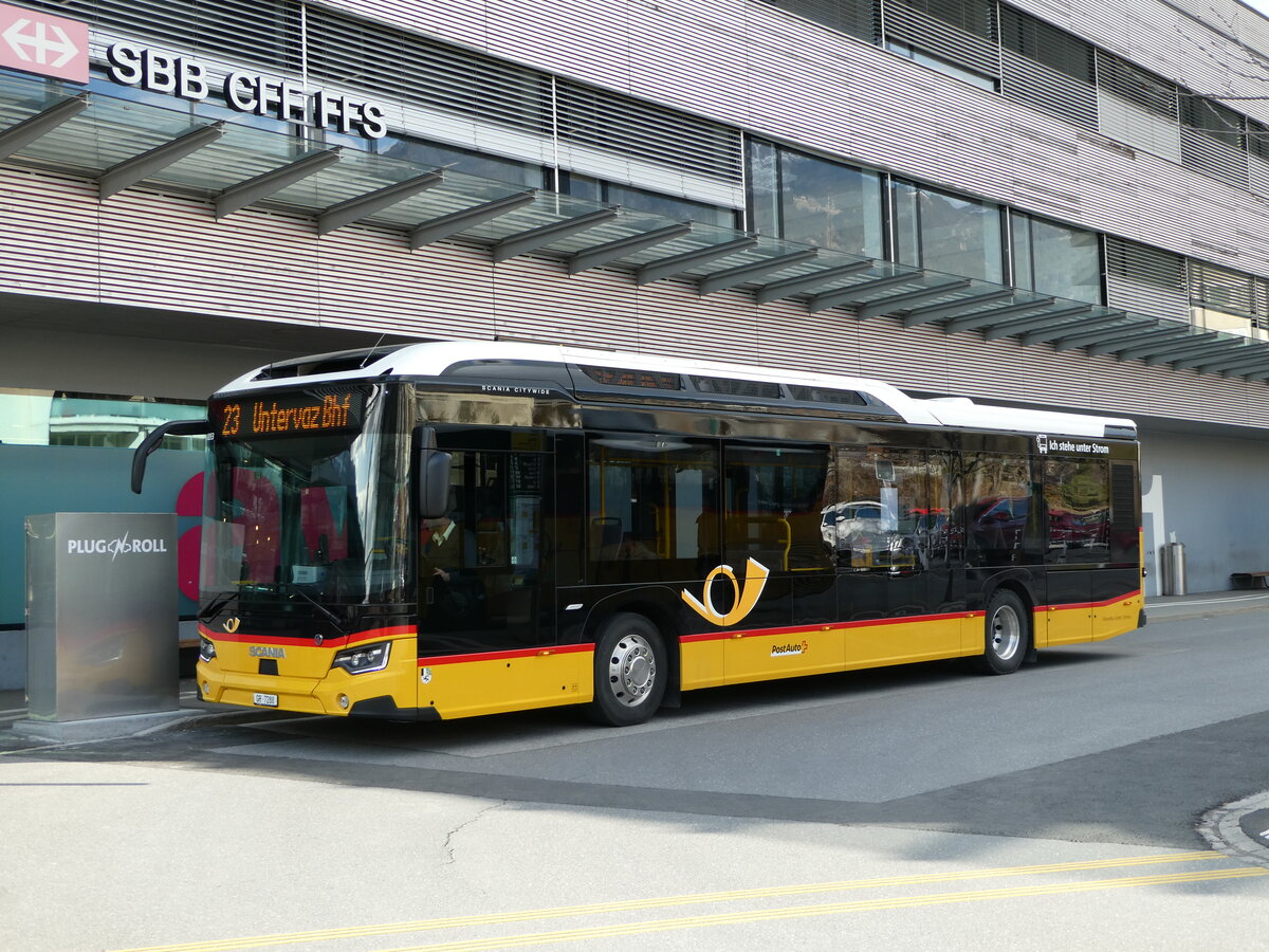 (246'533) - Dünser, Trimmis - GR 7288/PID 11893 - Scania (ex GR 165'792) am 24. Februar 2023 beim Bahnhof Landquart