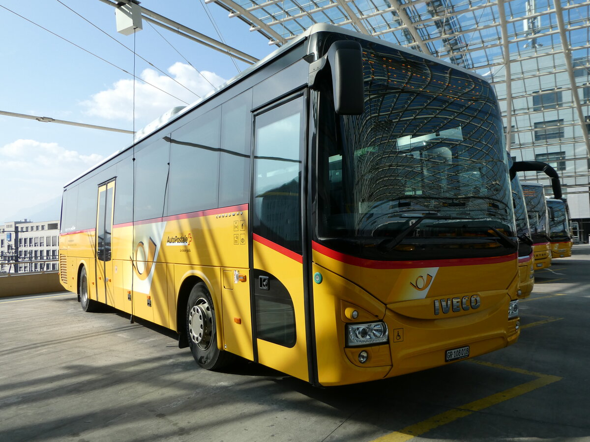 (246'823) - TpM, Mesocco - Nr. 18/GR 108'018/PID 10'920 - Iveco am 3. Mrz 2023 in Chur, Postautostation