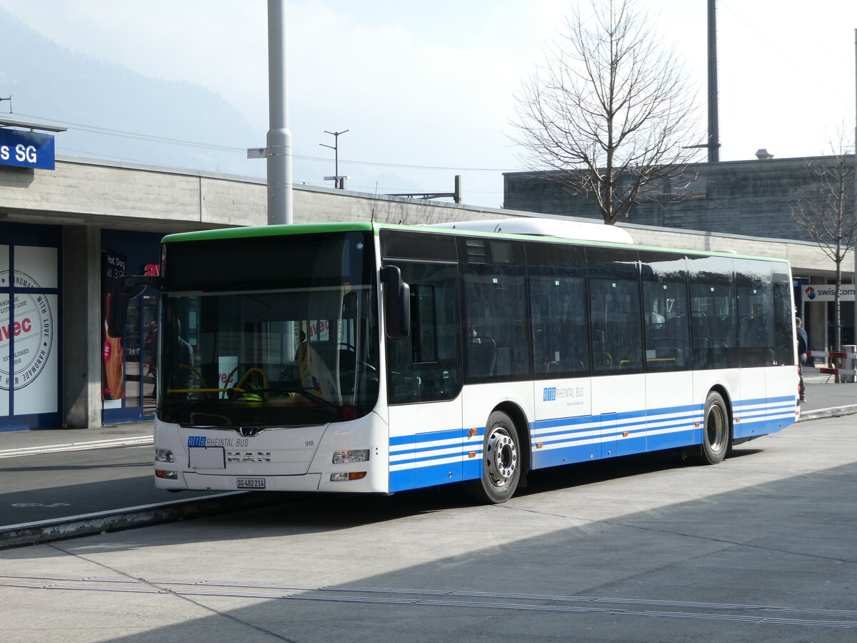 (246'849) - RTB Altstätten - Nr. 918/SG 482'214 - MAN (ex PostBus/A BD 15'338) am 4. März 2023 beim Bahnhof Buchs