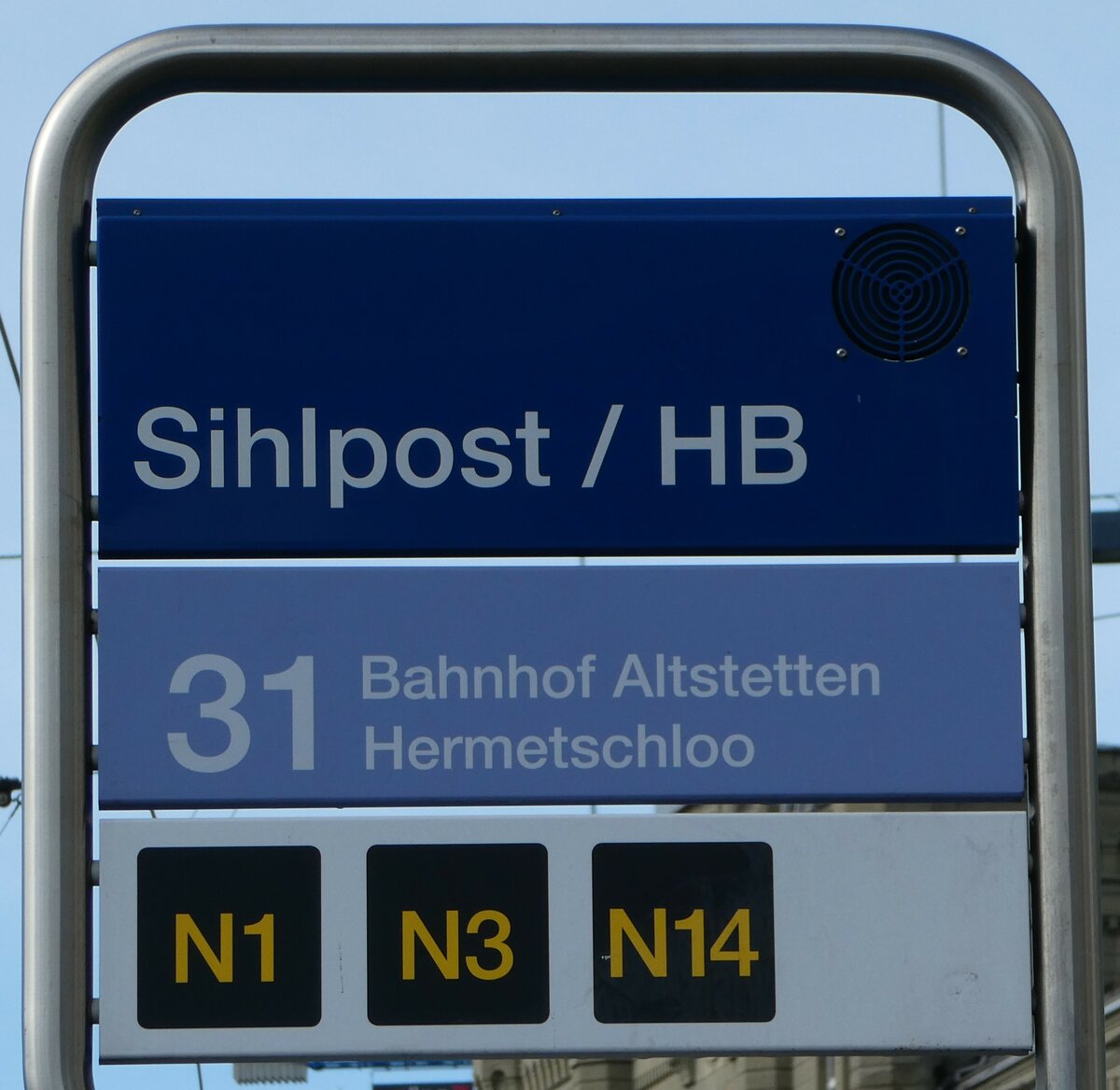 (246'976) - ZVV-Haltestellenschild - Zürich, Sihlpost/HB - am 9. März 2023