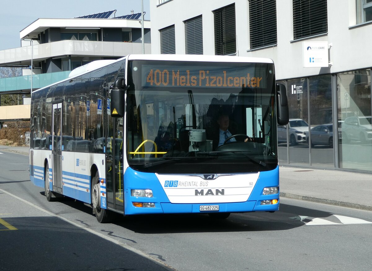 (247'487) - RTB Altsttten - Nr. 92/SG 482'225 - MAN (ex PostBus/A BD 15'335) am 21. Mrz 2023 beim Bahnhof Sargans