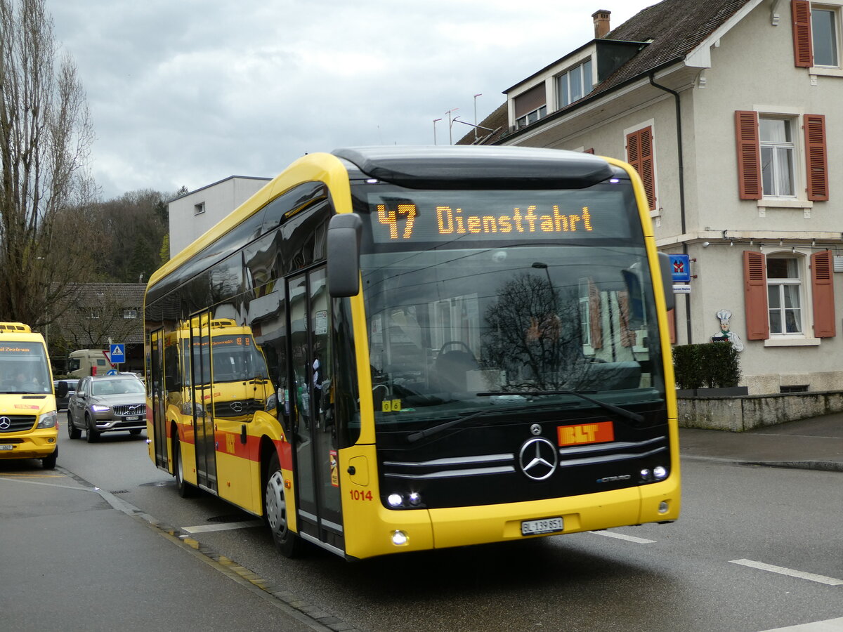 (247'882) - BLT Oberwil - Nr. 1014/BL 139'851 - Mercedes am 30. Mrz 2023 in Bottmingen, Schloss