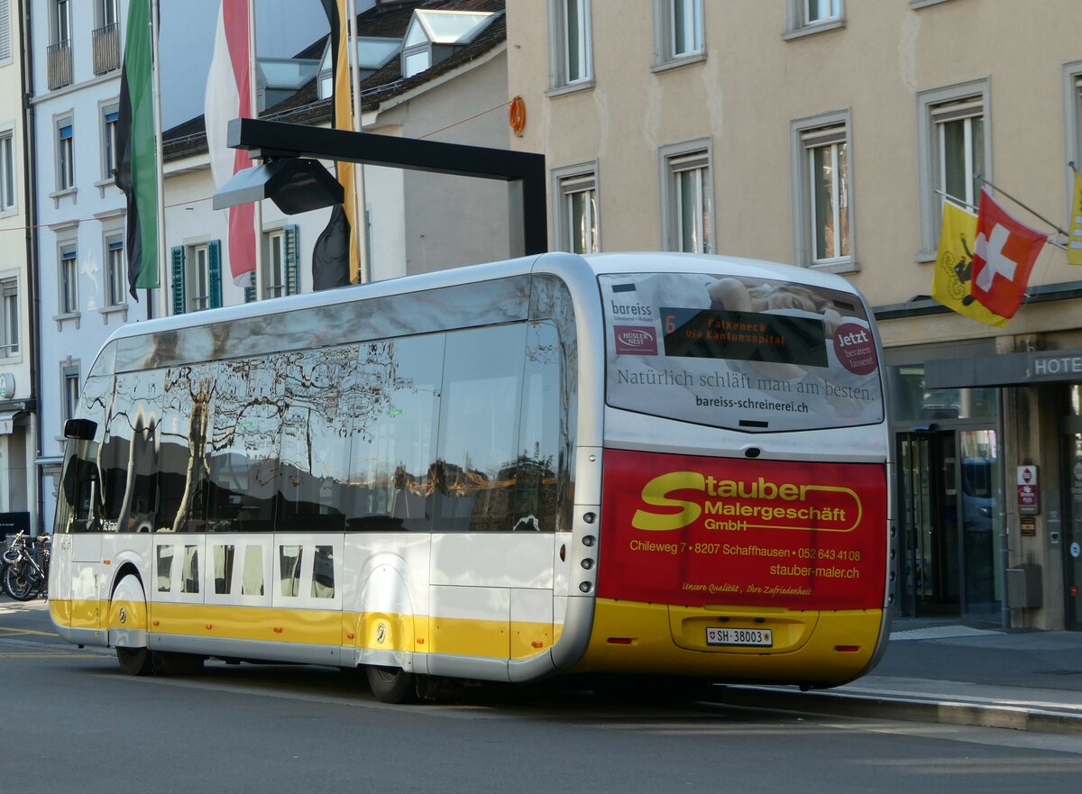 (248'043) - VBSH Schaffhausen - Nr. 3/SH 38'003 - Irizar am 6. April 2023 beim Bahnhof Schaffhausen