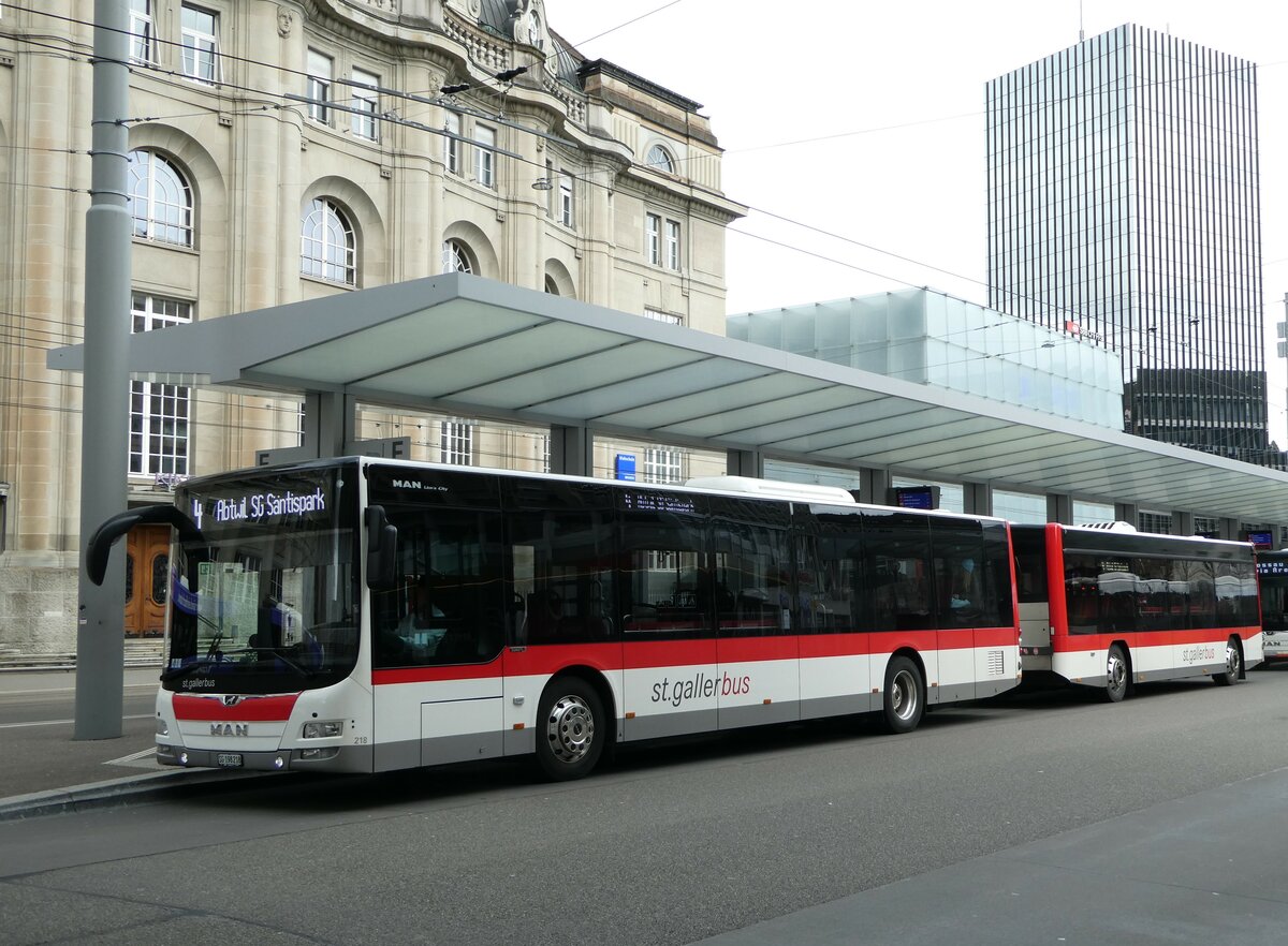 (248'448) - St. Gallerbus, St. Gallen - Nr. 218/SG 198'218 - MAN am 13. April 2023 beim Bahnhof St. Gallen