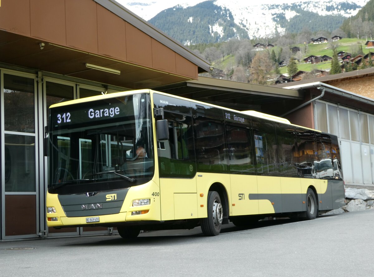 (248'818) - STI Thun - Nr. 400/BE 849'400 - MAN am 18. April 2023 in Grindelwald, Garage Grindelwaldbus