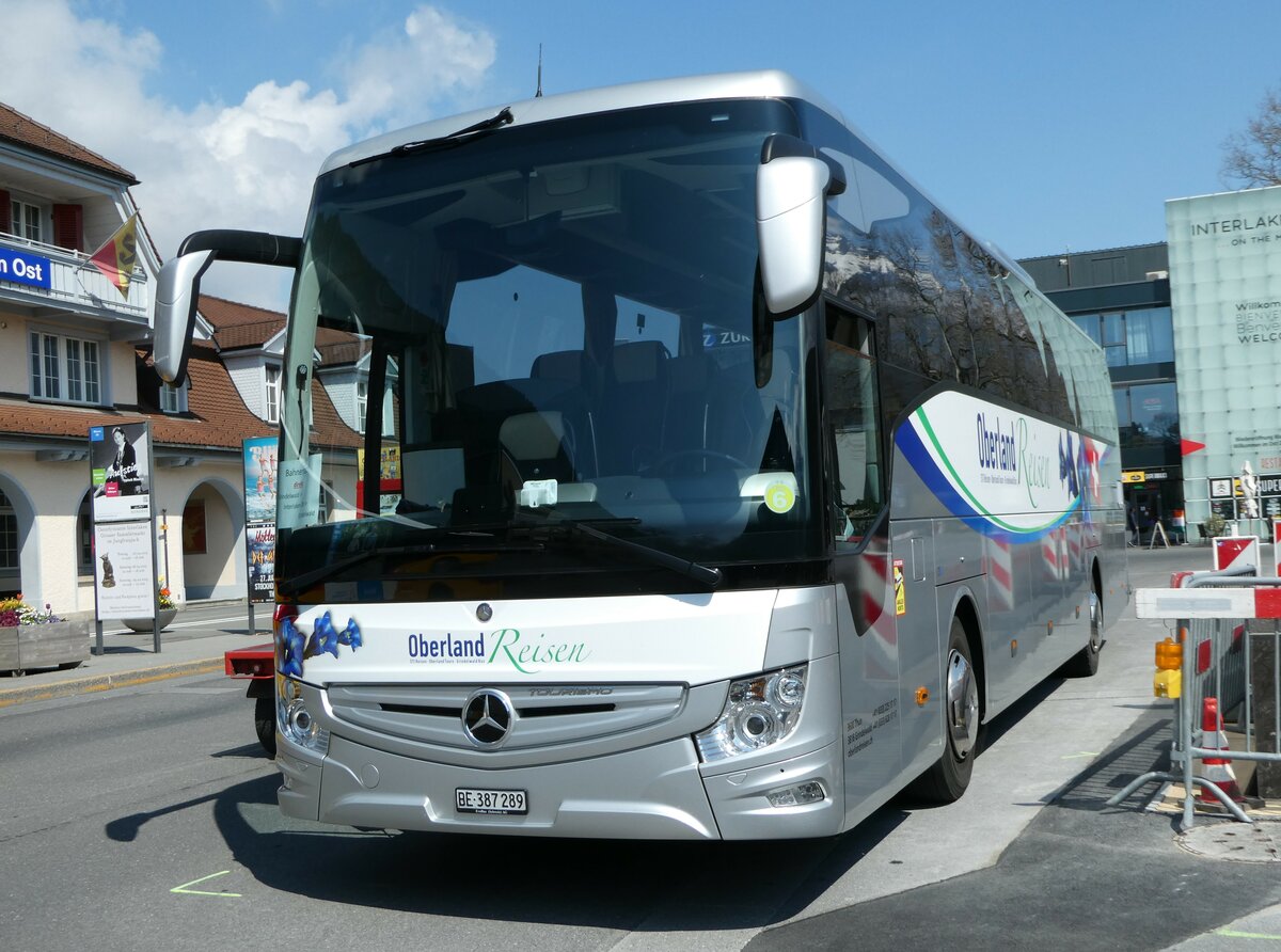 (248'878) - Oberland Reisen, Thun - Nr. 44/BE 387'289 - Mercedes am 19. April 2023 beim Bahnhof Interlaken Ost