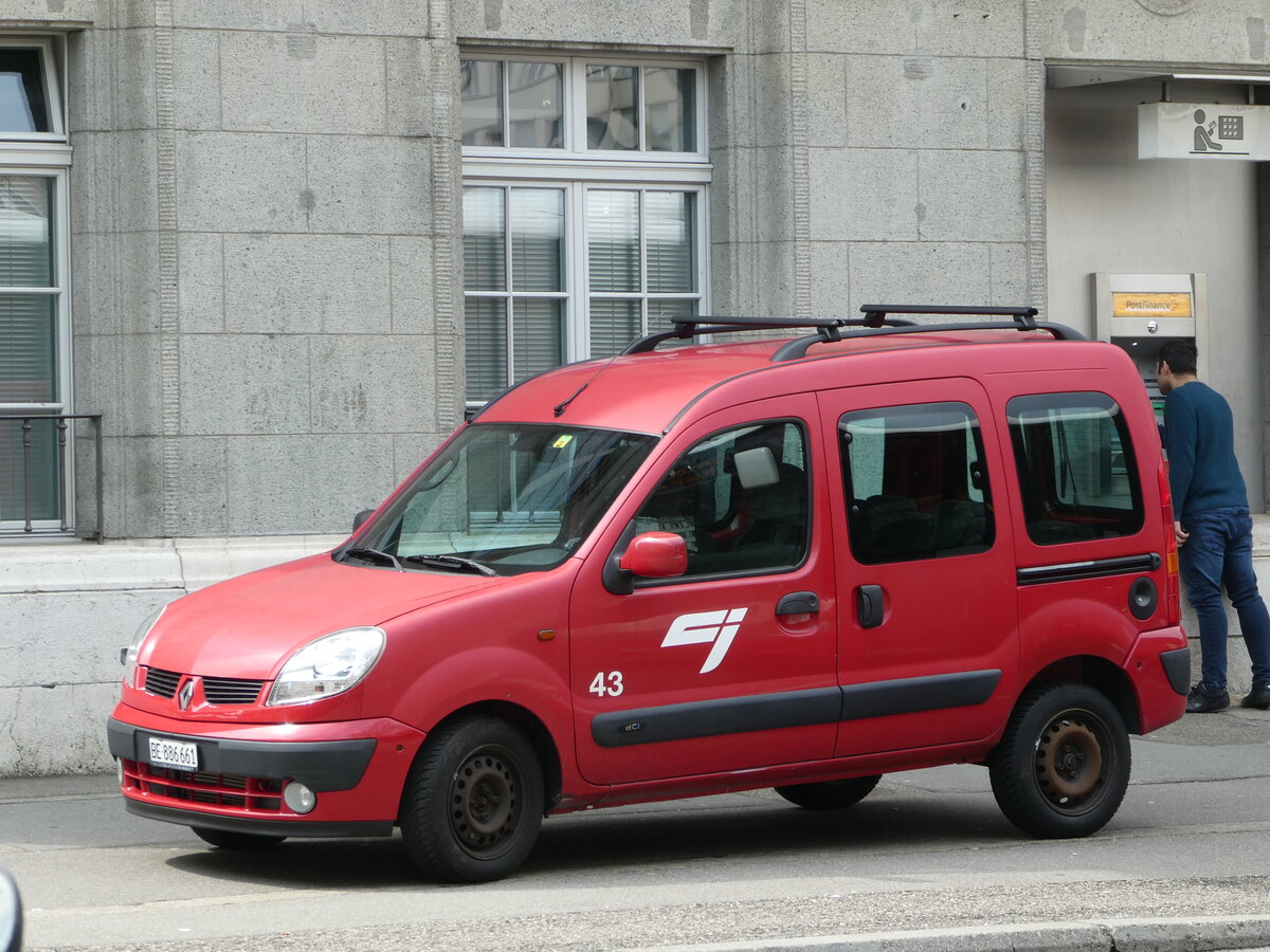 (249'027) - CJ Tramelan - Nr. 43/BE 886'661 - Renault am 22. April 2023 beim Bahnhof Biel