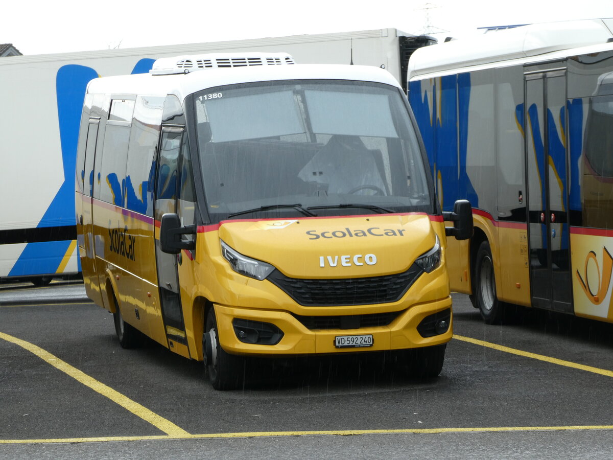 (249'046) - CarPostal Ouest - VD 592'240/PID 11'380 - Iveco/Rosero am 22. April 2023 in Kerzers, Interbus