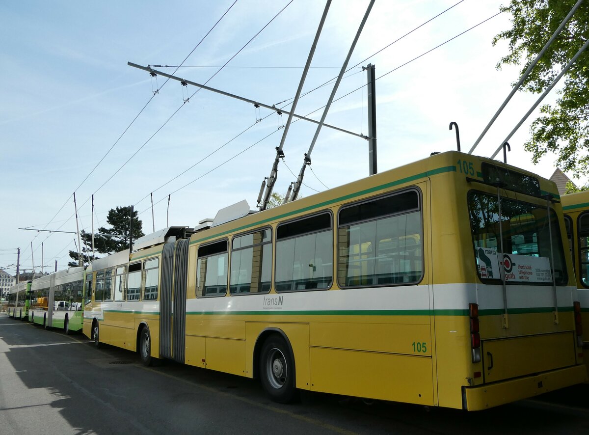 (249'617) - transN, La Chaux-de-Fonds - Nr. 105 - NAW/Hess Gelenktrolleybus (ex TN Neuchtel Nr. 105) am 5. Mai 2023 in Neuchtel, Dpt