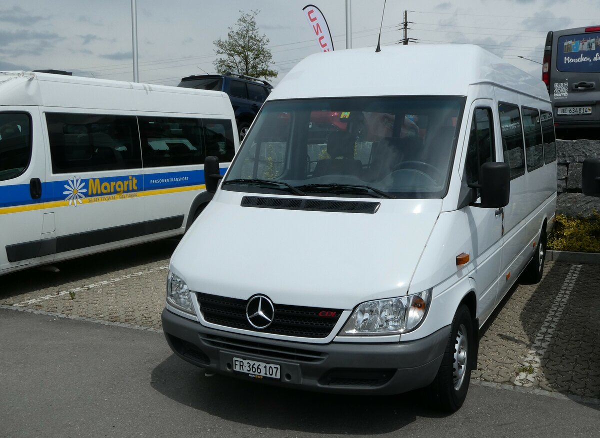 (250'236) - Interbus, Kerzers - FR 366'107 - Mercedes am 18. Mai 2023 in Kerzers, Interbus