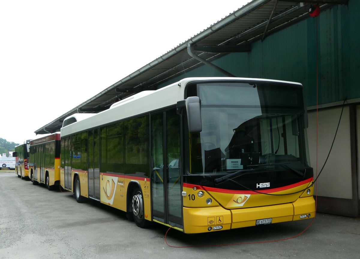 (250'273) - PostAuto Bern - Nr. 10/BE 673'731/PID 5500 - Hess (ex Klopfstein, Laupen Nr. 10) am 20. Mai 2023 in Laupen, Garage