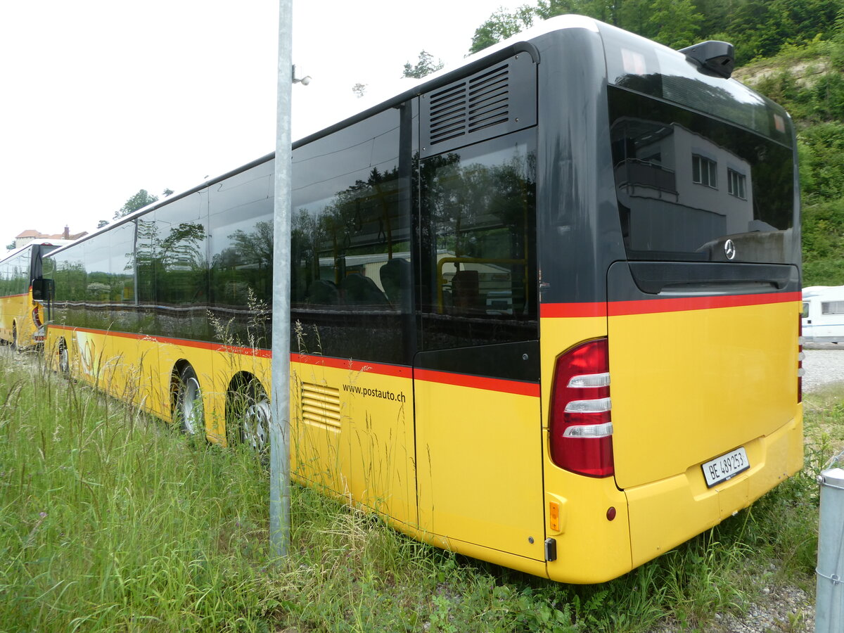 (250'284) - PostAuto Bern - Nr. 73/BE 489'253/PID 5066 - Mercedes (ex PostAuto Zentralschweiz Nr. 73; ex PostAuto Zentralschweiz Nr. 22; ex Thepra, Stans Nr. 22) am 20. Mai 2023 in Laupen, Garage