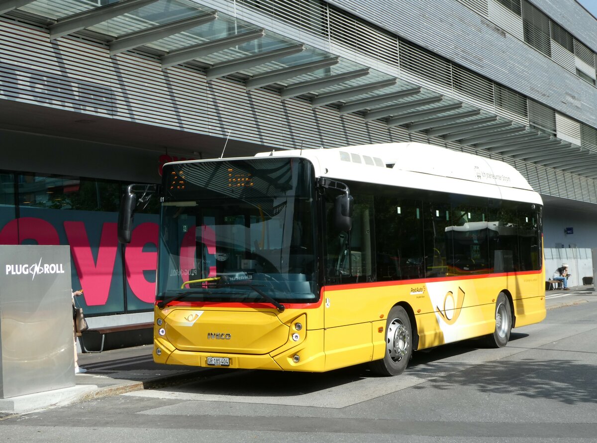 (250'743) - Gessinger, Bad Ragaz - GR 185'404/PID 11'901 - Heuliez-Iveco am 30. Mai 2023 beim Bahnhof Landquart