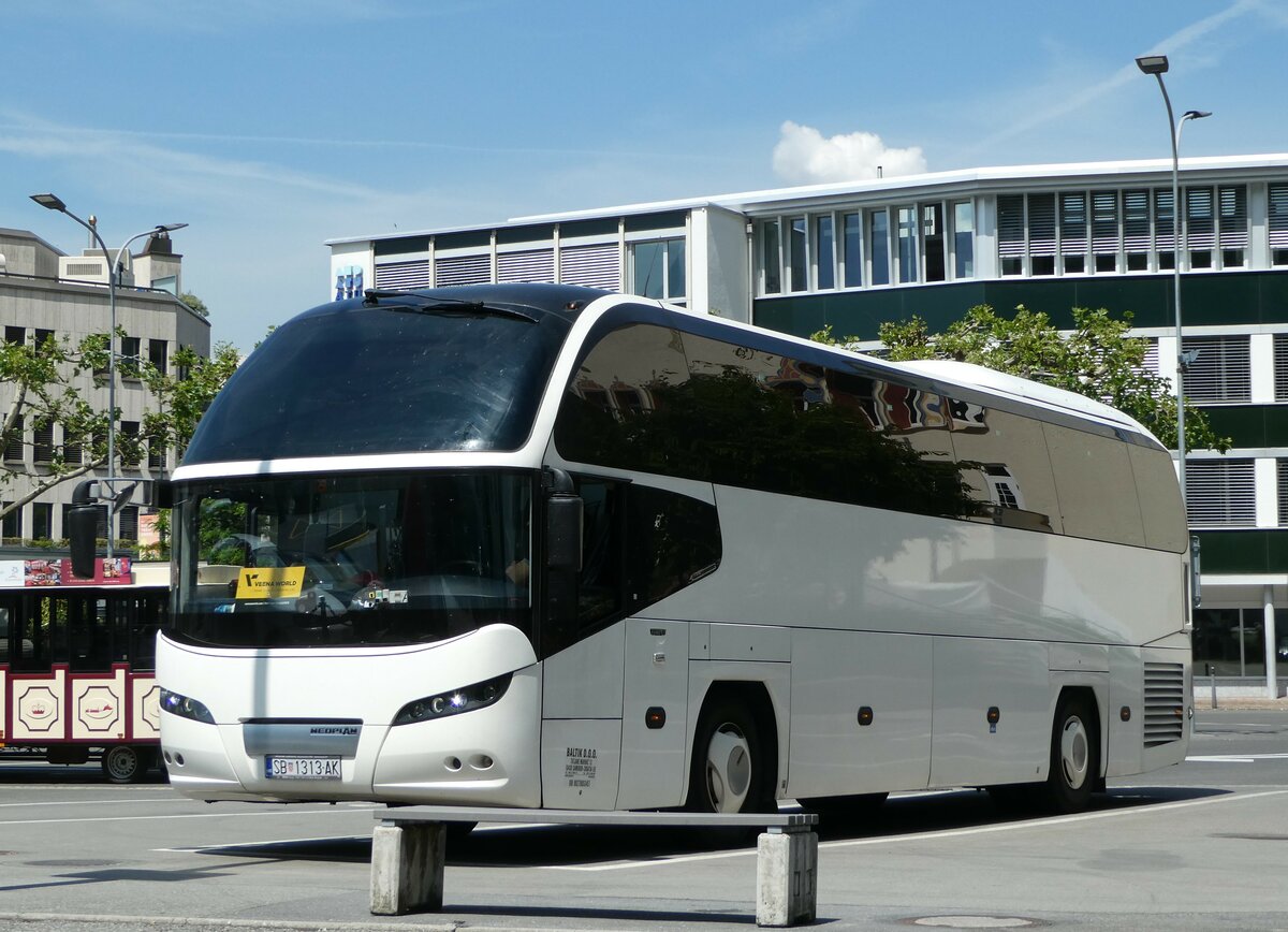 (250'784) - Aus Kroatien: Baltik, Samobor - SB 1313-AK - Neoplan am 30. Mai 2023 in Vaduz, Stdtle