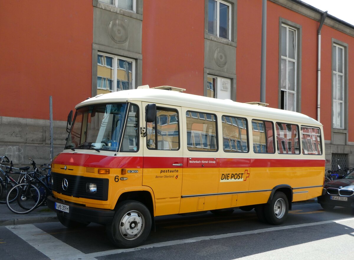 (250'906) - Hahn, Mnchen - Nr. 6/M-MB 309H - Mercedes (ex Mller, CH-Ennetmoos Nr. 6; ex Portenier, CH-Adelboden Nr. 6/PID 492; ex Geiger, CH-Adelboden Nr. 6) am 3. Juni 2023 beim Hauptbahnhof Mnchen