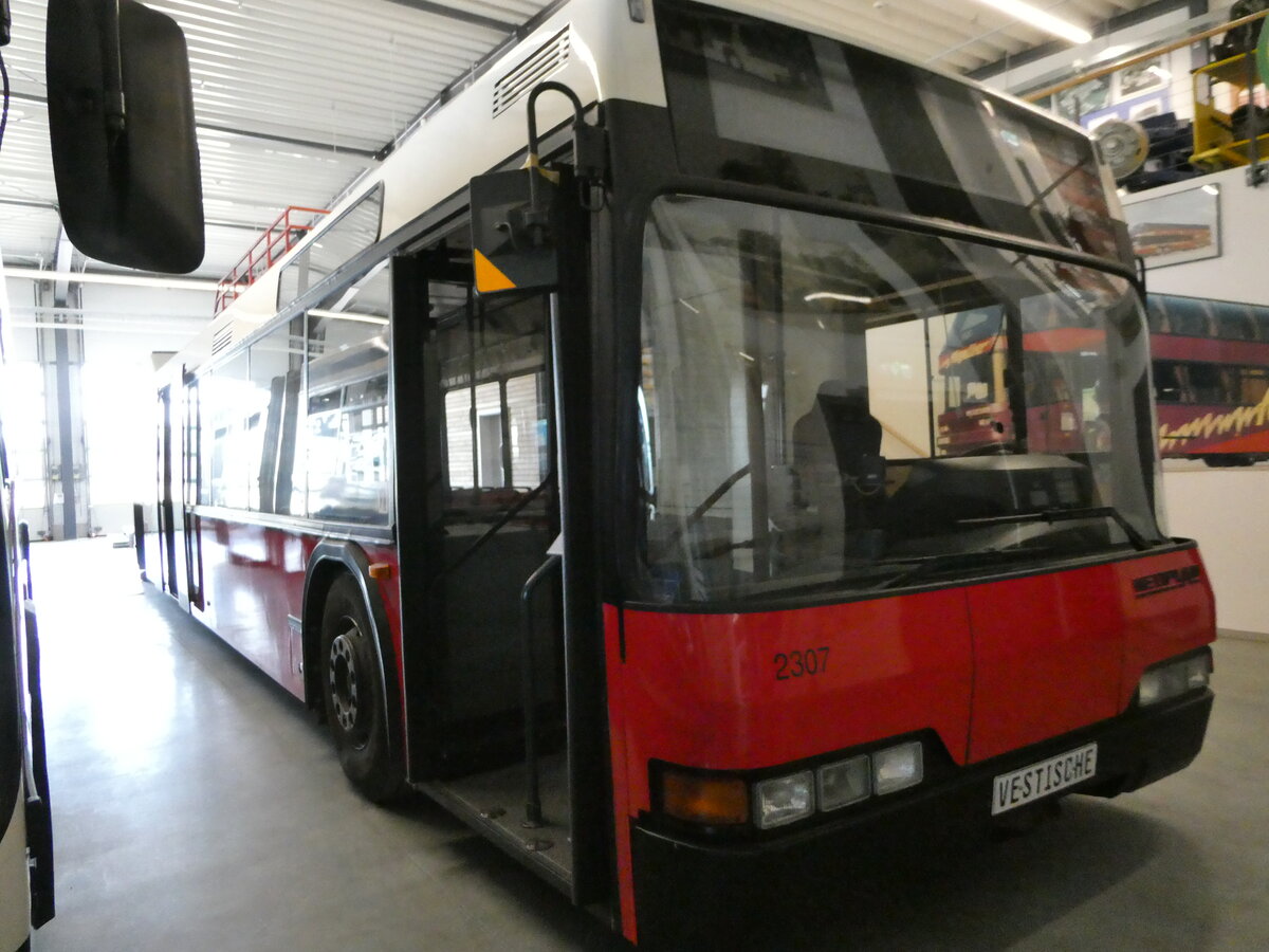 (250'982) - Vestische, Herten (Auwrter) - Nr. 2307 - Neoplan am 4. Juni 2023 in Pilsting, Auwrter Automobil-Park