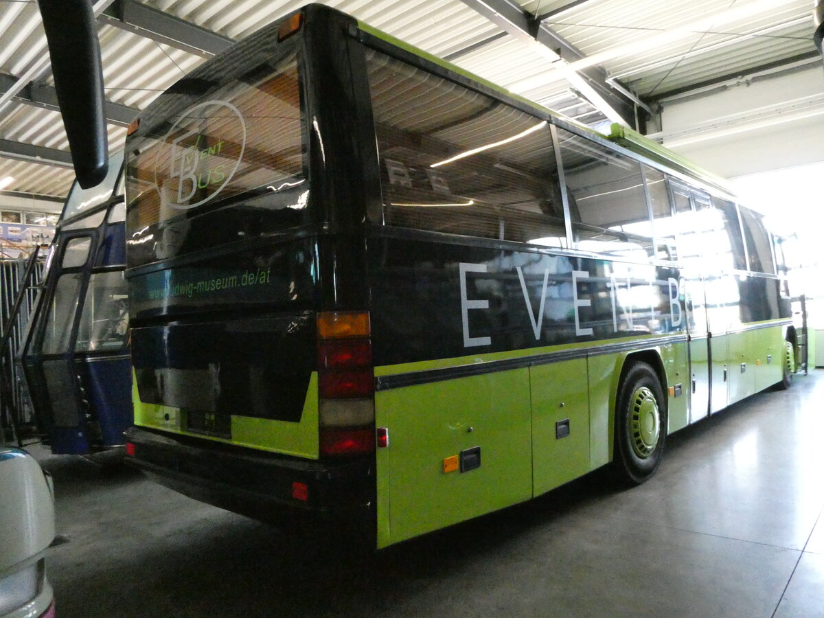 (250'989) - Museum Ludwig, Kln (Auwrter) - Neoplan am 4. Juni 2023 in Pilsting, Auwrter Automobil-Park