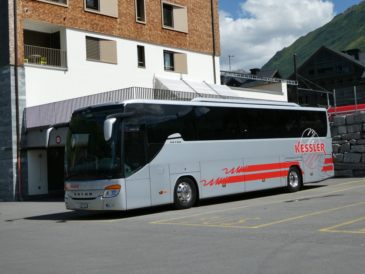 (252'577) - Kessler, Davos - GR 1943 - Setra am 9. Juli 2023 in Andermatt, Bahnhofplatz