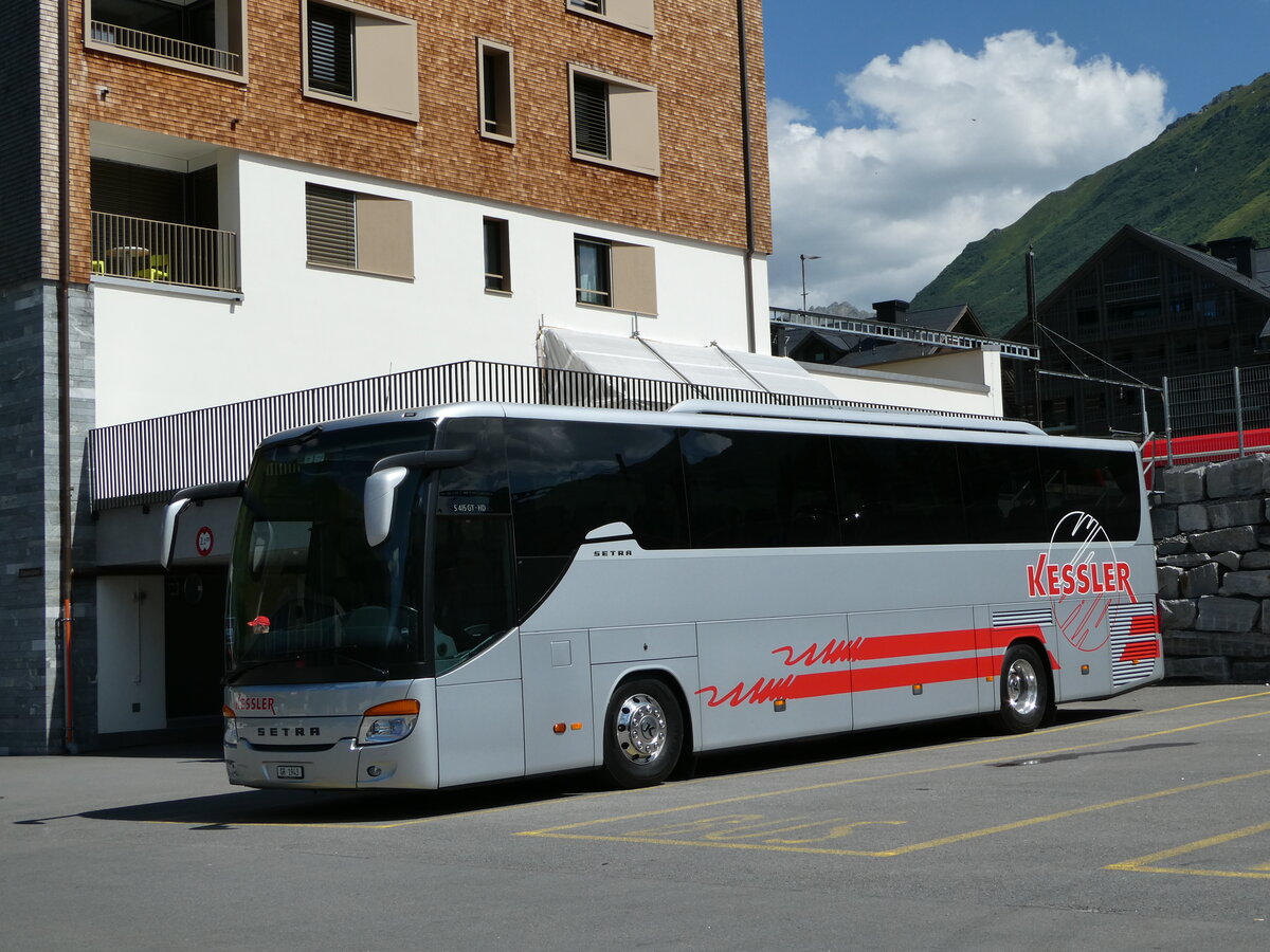 (252'578) - Kessler, Davos - GR 1943 - Setra am 9. Juli 2023 in Andermatt, Bahnhofplatz