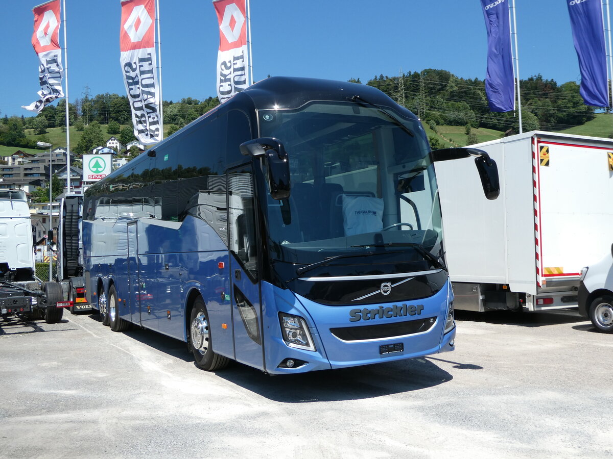 (252'717) - Strickler, Neuheim - Volvo am 15. Juli 2023 in Schmerikon, Thomann