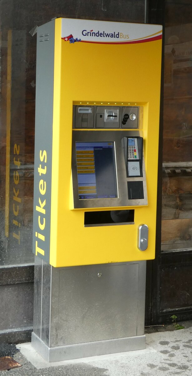 (253'387) - GrindelwaldBus-Billetautomat am 5. August 2023 beim Bahnhof Grindelwald