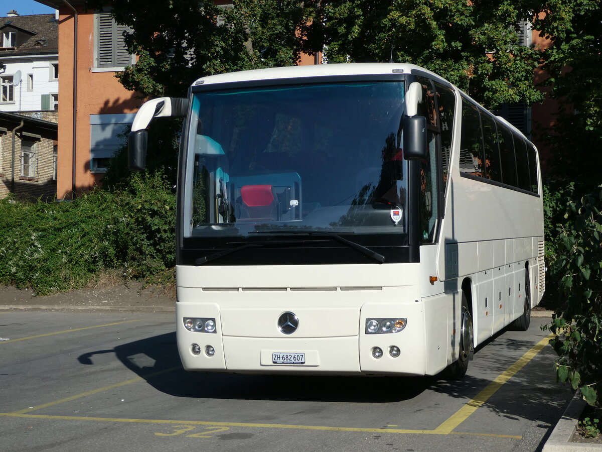 (253'901) - ANA Travel, Oberengstringen - ZH 682'607 - Mercedes am 19. August 2023 in Zrich, Sihlquai