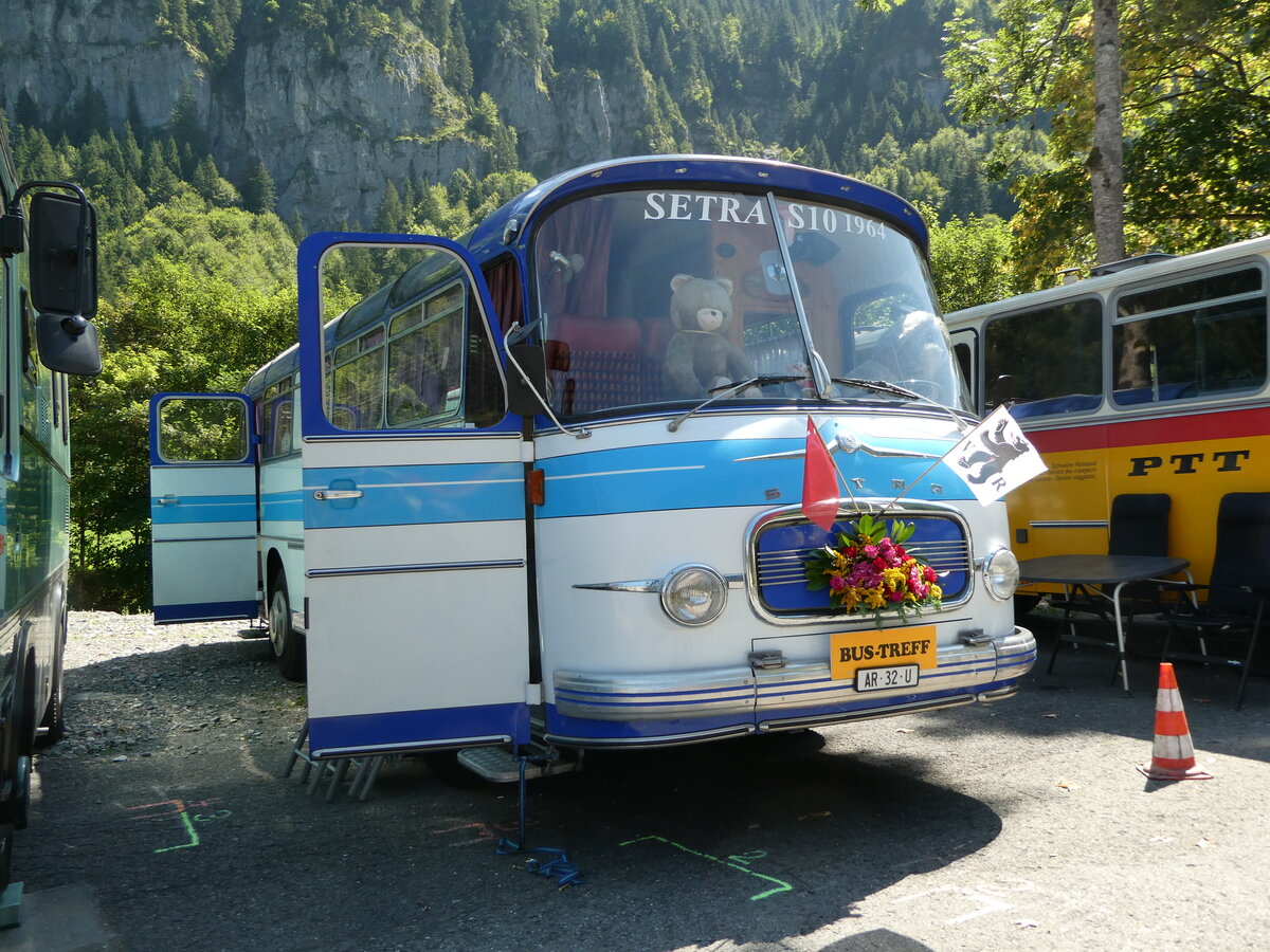 (254'030) - Niederer, Grub - AR 32 U - Setra am 19. August 2023 in Hoch-Ybrig, Talstation Weglosen