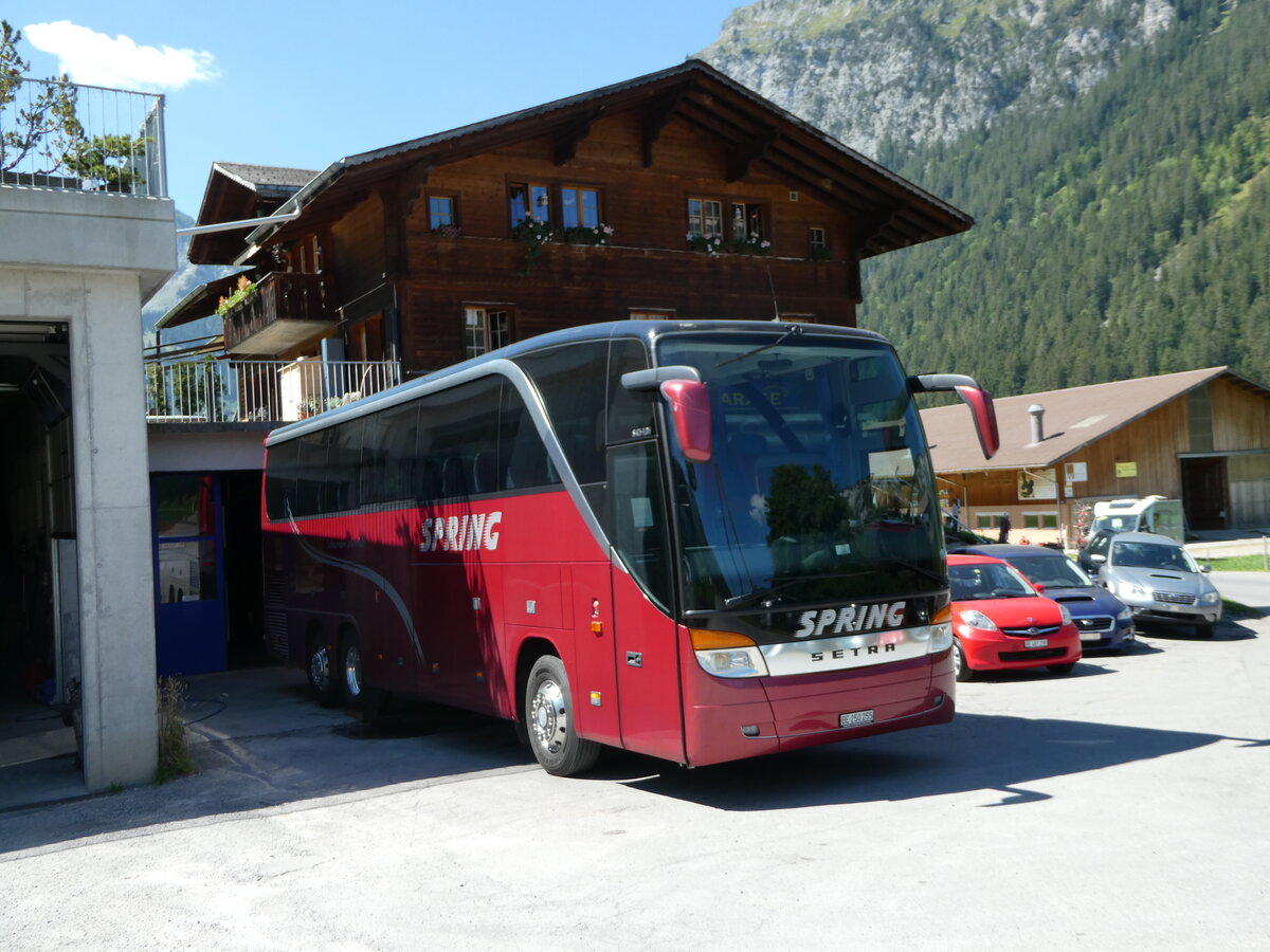 (254'124) - Spring, Schwenden BE 250'255 - Setra am 22. August 2023 in Schwenden, Garage