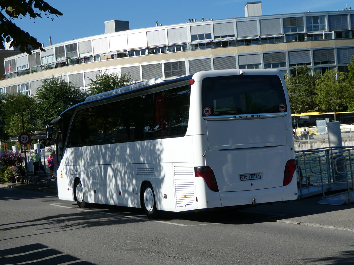 (255'545) - Zeltner, Neuendorf - SO 77'812 - Setra am 25. September 2023 bei der Schifflndte Thun