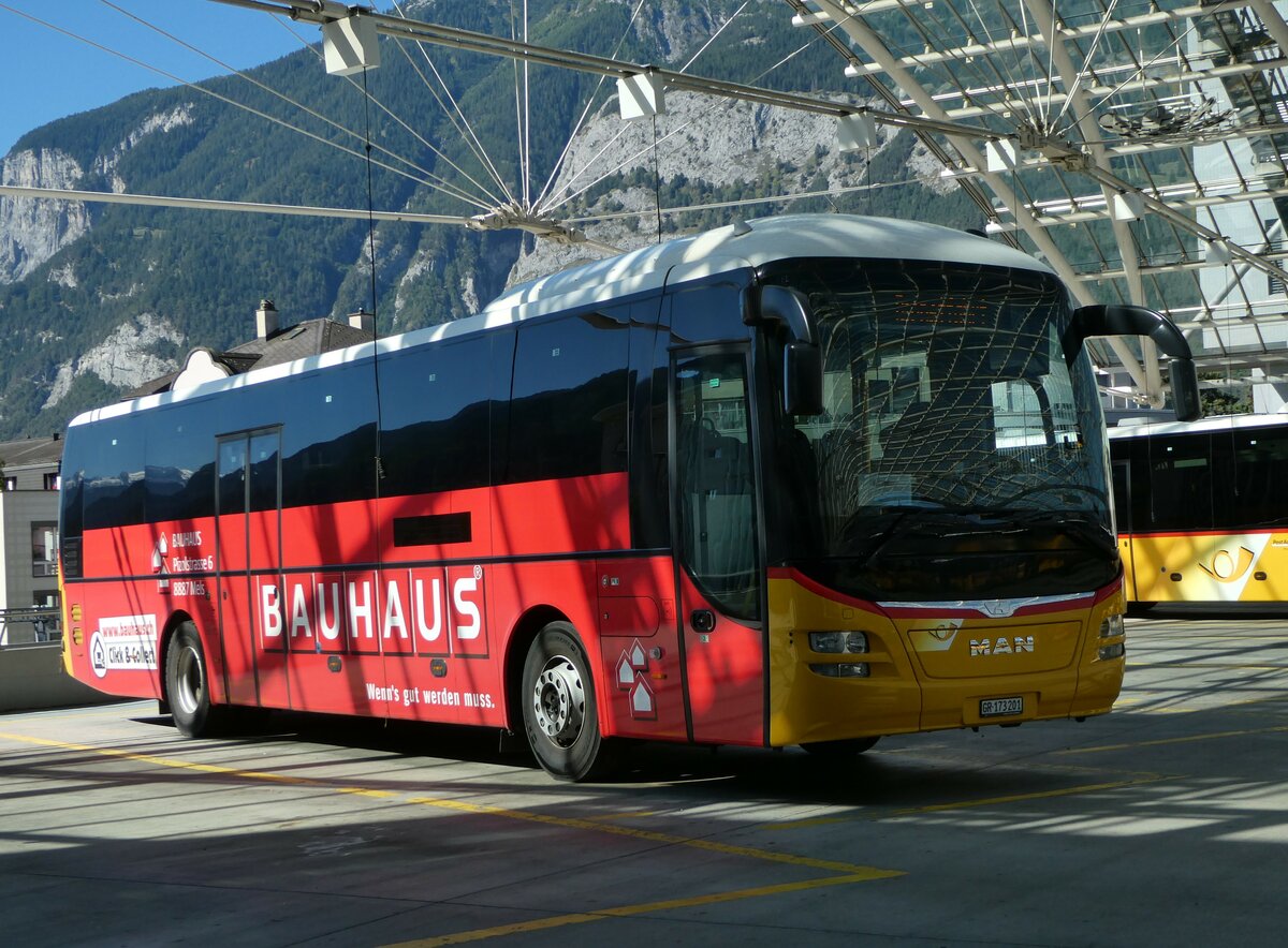 (255'600) - PostAuto Graubnden - GR 173'201/PID 10'503 - MAN am 26. September 2023 in Chur, Postautostation